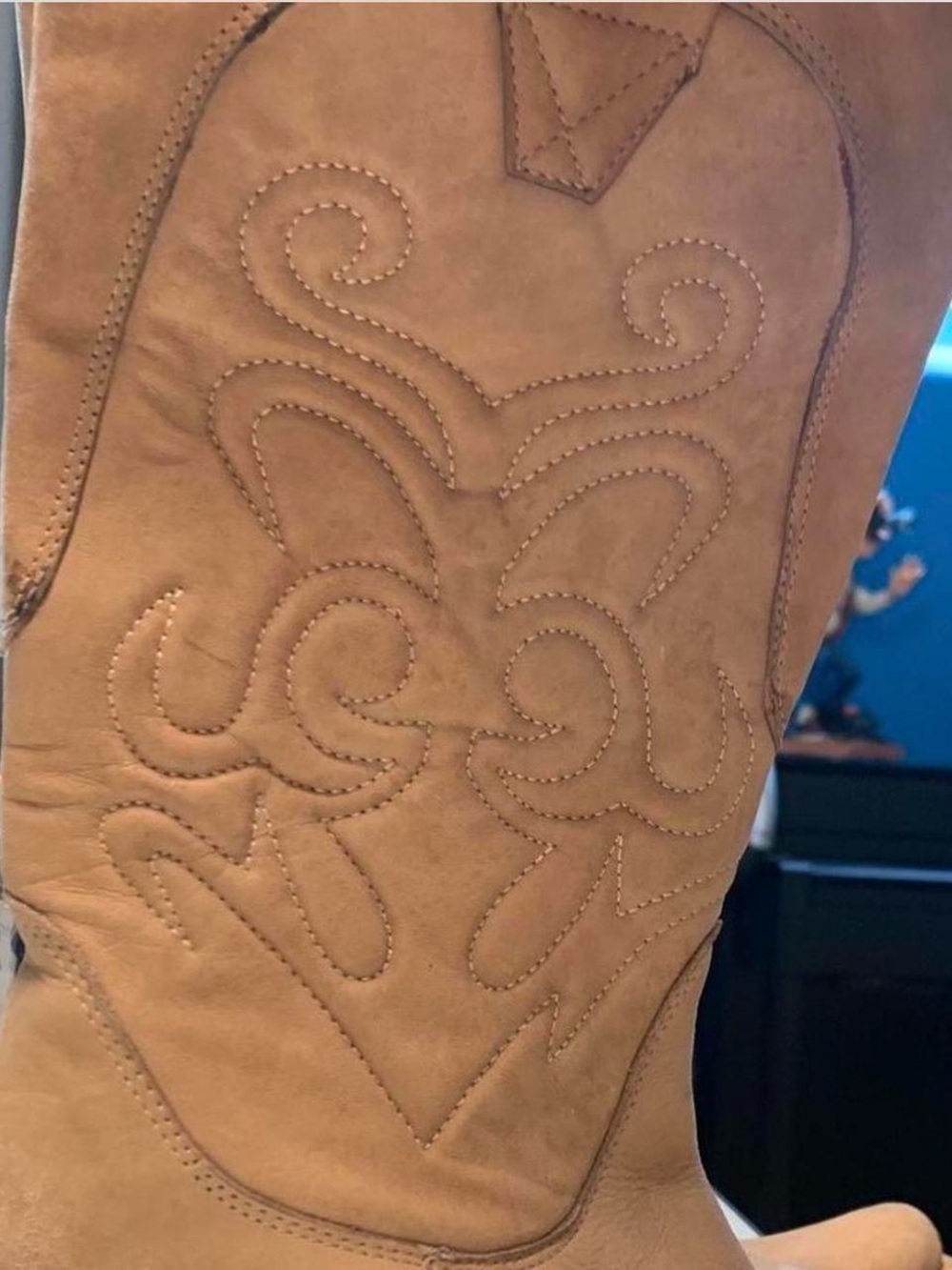 Classic Women's Tan Western Cowboy Boots - Picture 2 of 2